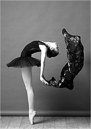 775x1096-300px - B&W_T4C7367